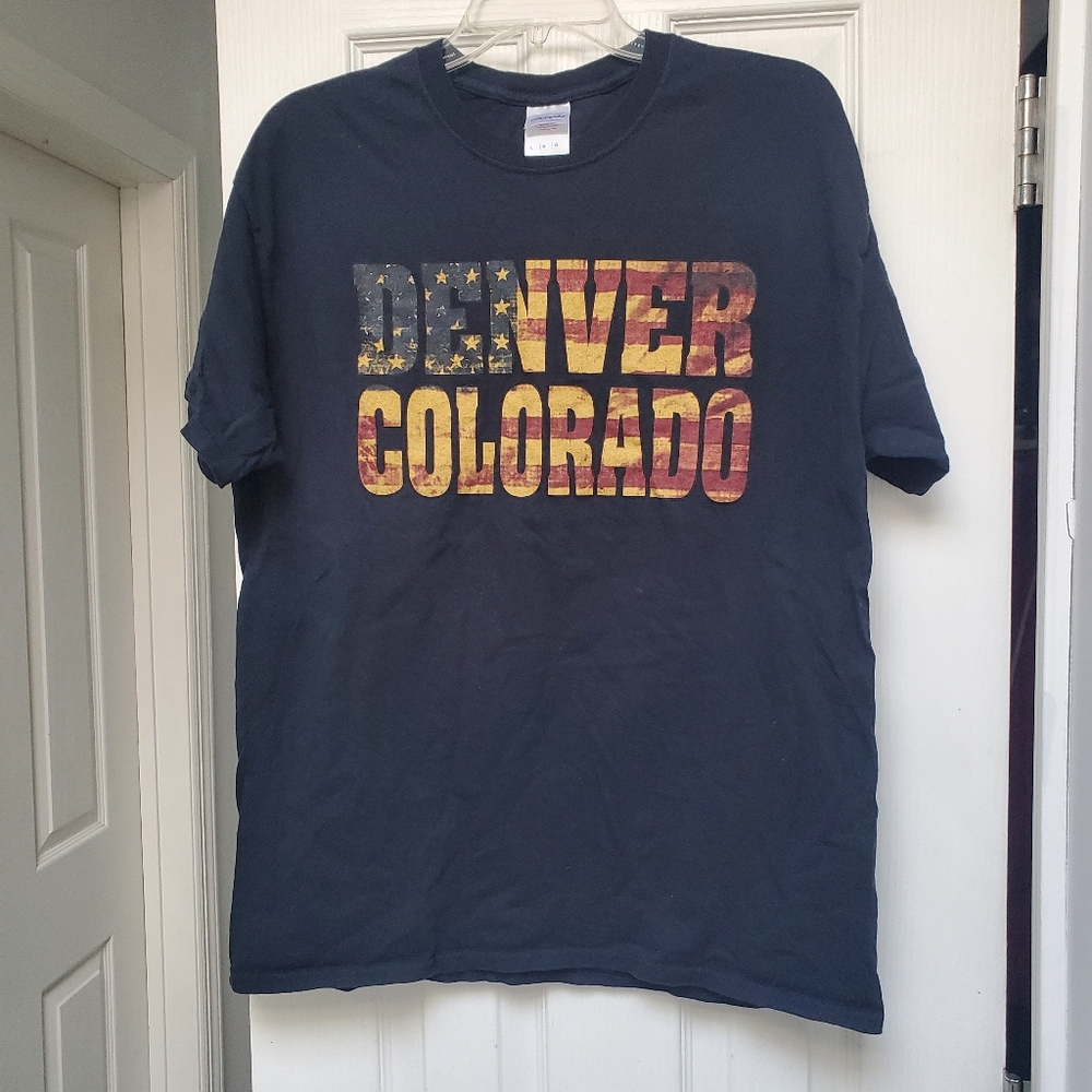 $10 Deals 🤝🔖 Gildan Short Sleeve patriotic Colorado Graphic Tee - size Large